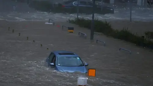 85 метров в секунду: супертайфун «Синлаку» накрывает Тихий океан ...