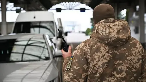 На границе Украины с Польшей образовались очереди