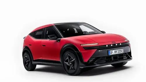 Стильный и недорогой: Hyundai представила компактный электромобиль для молодежи (фото)