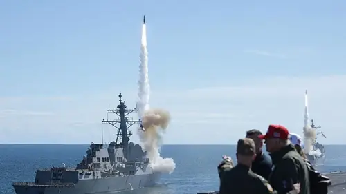 США направили на Ближний Восток третий авианосец