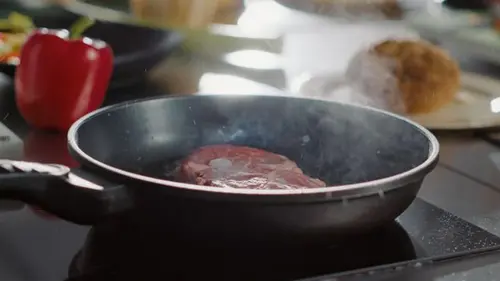 Еда становится токсичной: 5 способов готовки, которые вредят организму