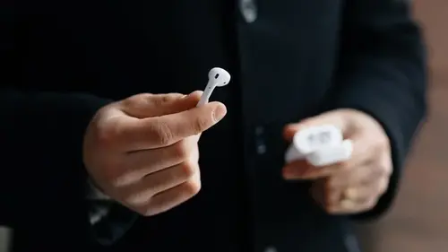 Безопасно ли оставлять AirPods на зарядке всю ночь: эксперты оцен...