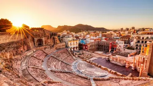 5 атмосферных городов Средиземноморья, где летом можно отдохнуть без толп туристов