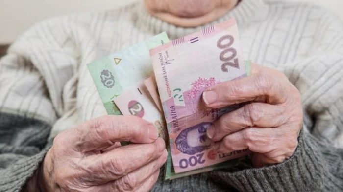 Вам 60 лет и 35-37 лет стажа: сколько пенсии начислят в 2026 году