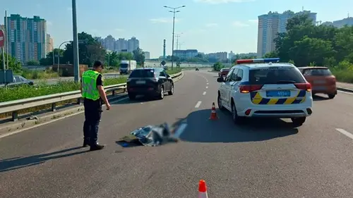 В Киеве юноша за рулем мотоцикла насмерть сбил пешехода
