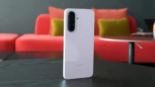Новый Samsung Galaxy назвали «самым бессмысленным» смартфоном 2026 года