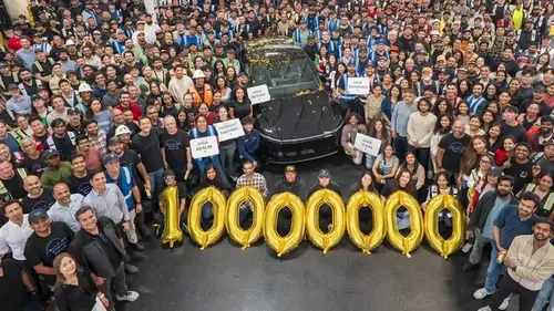 В США выпущен юбилейный 10-миллионный электромобиль Tesla (фото)