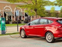 Ford выпустит электрокар на базе Focus (фото)